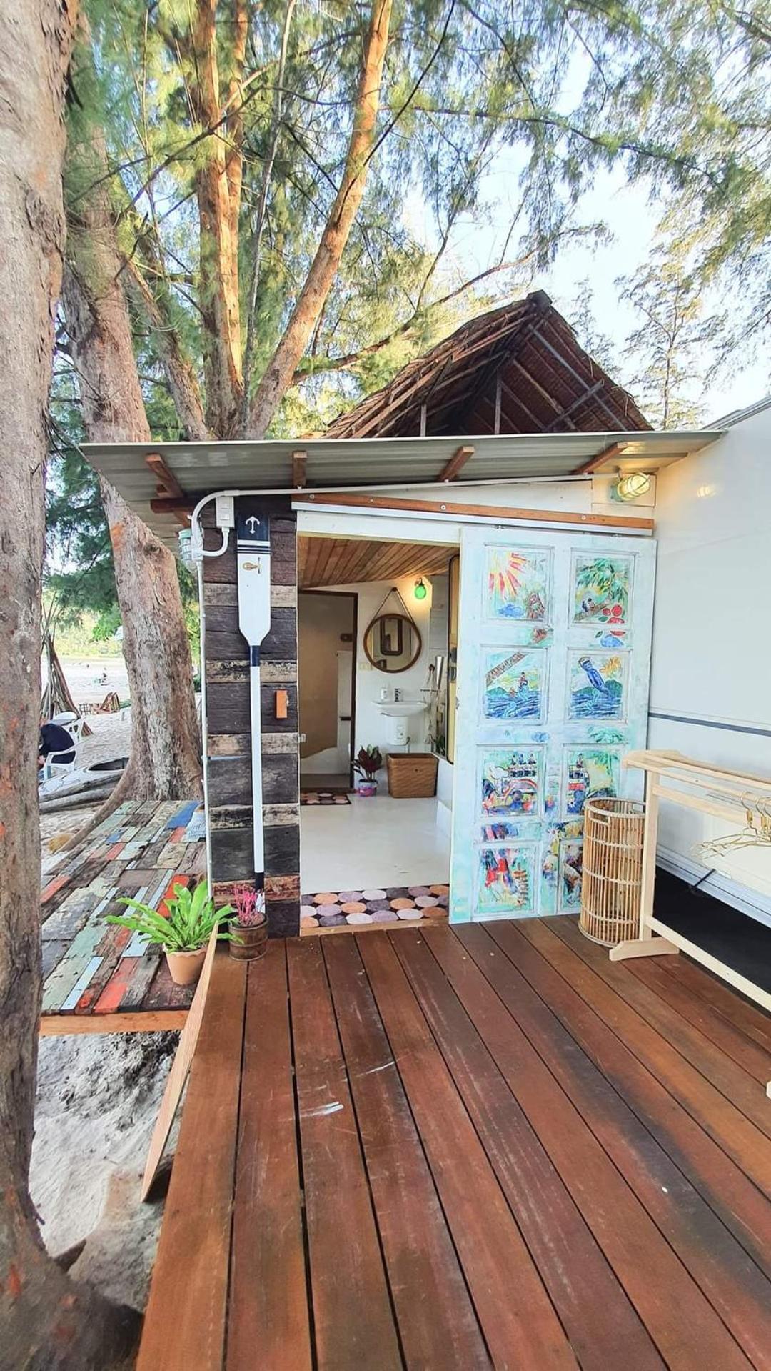Maliblues Bed & Art Gallery Chumphon Exteriör bild