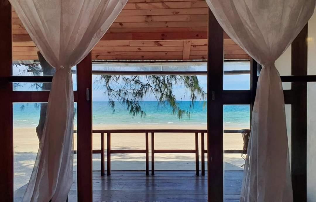 Maliblues Bed & Art Gallery Chumphon Exteriör bild