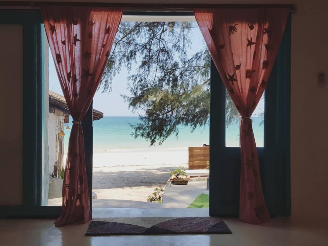 Maliblues Bed & Art Gallery Chumphon Exteriör bild
