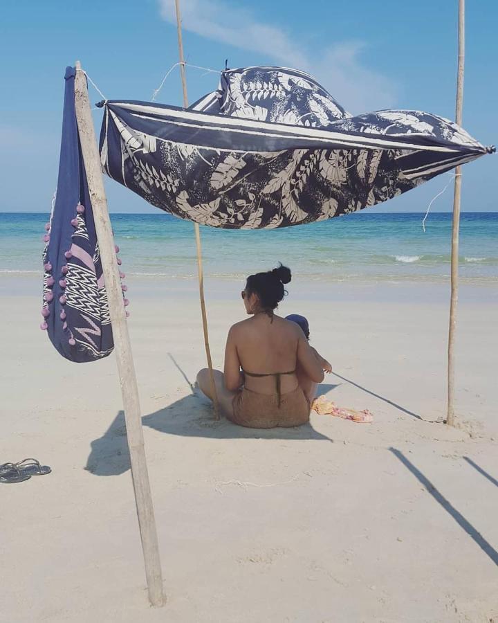 Maliblues Bed & Art Gallery Chumphon Exteriör bild