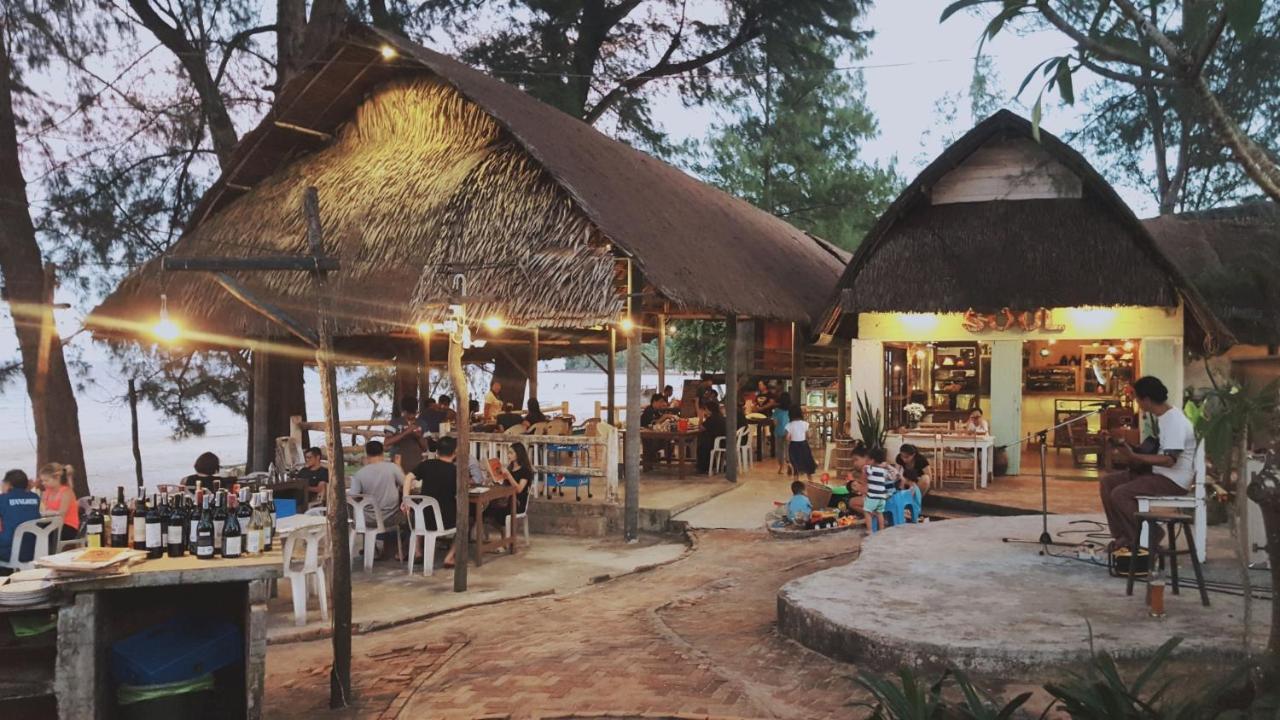 Maliblues Bed & Art Gallery Chumphon Exteriör bild