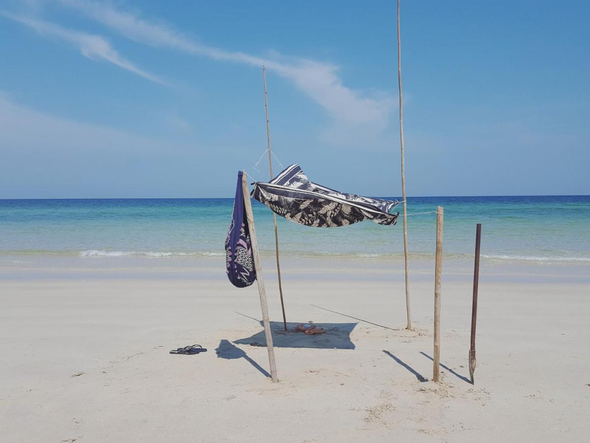 Maliblues Bed & Art Gallery Chumphon Exteriör bild