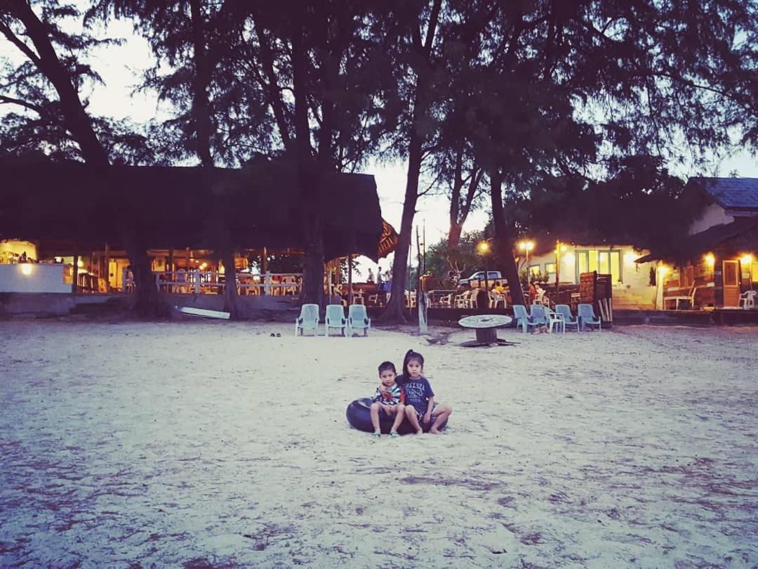 Maliblues Bed & Art Gallery Chumphon Exteriör bild