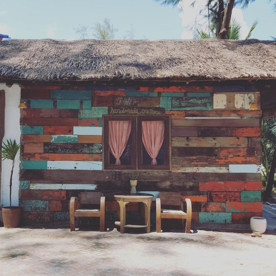 Maliblues Bed & Art Gallery Chumphon Exteriör bild